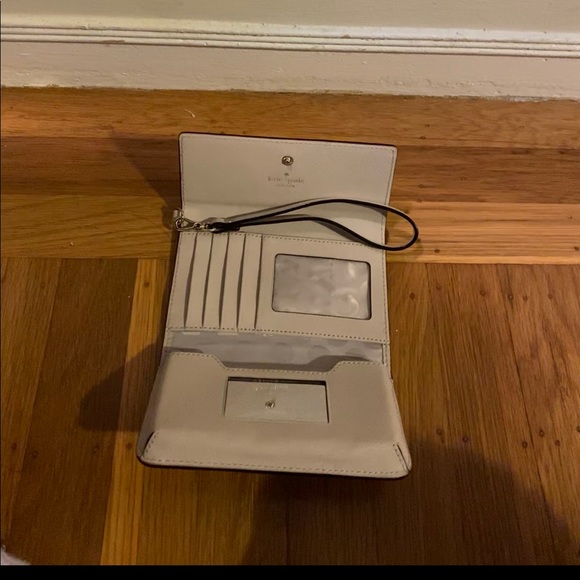 Kate spade cell phone wristlet - Picture 2 of 3